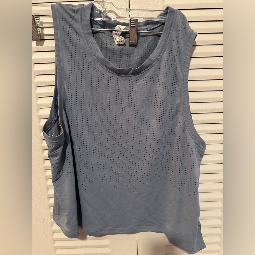 EUC - Lululemon Train to Be Tank * Stripe - Size 10